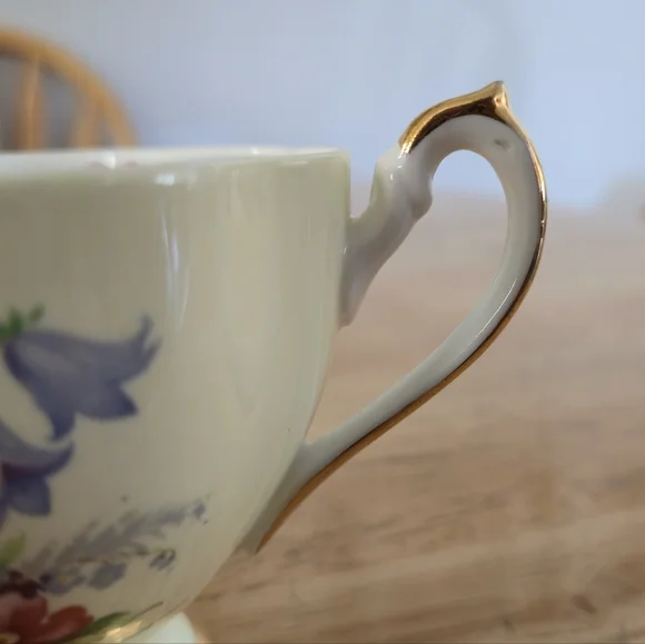 Queen Anne Yellow Bluebell Wildflower Bone China Tea Cup Saucer Gold Gilt Duo UK - Picture 7 of 11